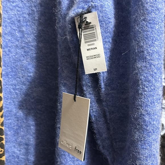 Wilfred Free Oversized Blue Sweater NWT - Picture 3 of 3